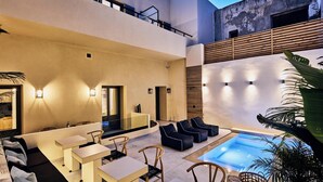 Bathtub spa outdoor