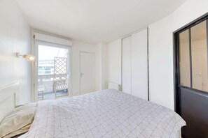 2 Schlafzimmer, Schreibtisch, Bügeleisen/Bügelbrett, WLAN