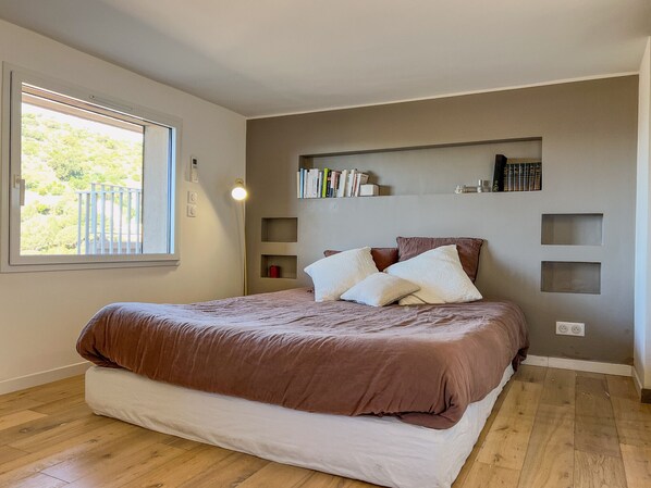 2 bedrooms, iron/ironing board, free WiFi - Modern, air-conditioned apartment with sea view near La Fossette Beach (Le Lavandou)