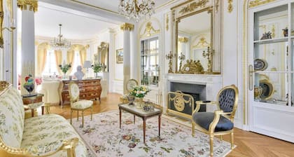 Villa de Luxe Paris 5 Chambres: Vue, Parking & Famille!