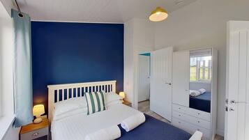 2 habitaciones, tabla de planchar con plancha, internet y ropa de cama