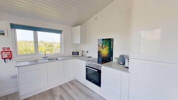 Refrigerador, microondas, horno y tostadora