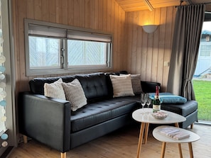 Una Smart TV, una chimenea