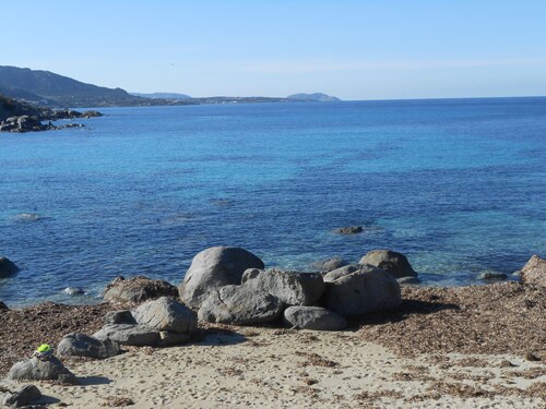 BRAND-NEW SELF-CONTAINED STUDIO WITH GARDEN IN MARINE AREA