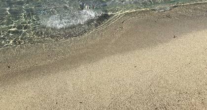 BRAND-NEW SELF-CONTAINED STUDIO WITH GARDEN IN MARINE AREA