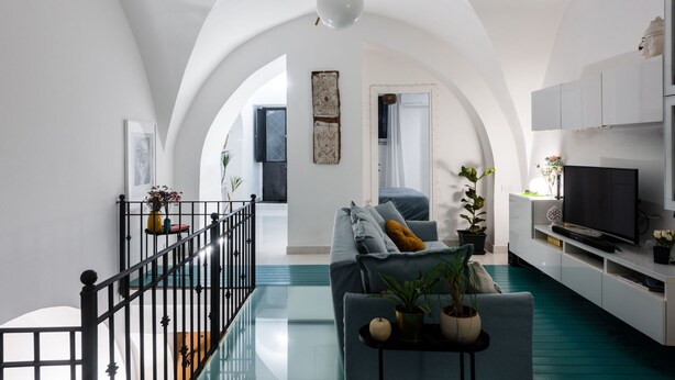 Unclassified image, 1 of 22, button - The Apple Duplex by Wonderful Italy (Catania)