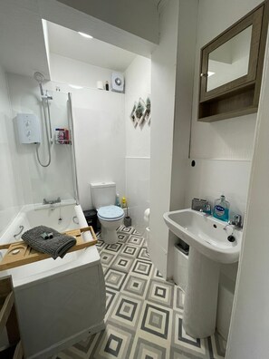 風筒、提供毛巾、番梘、洗頭水