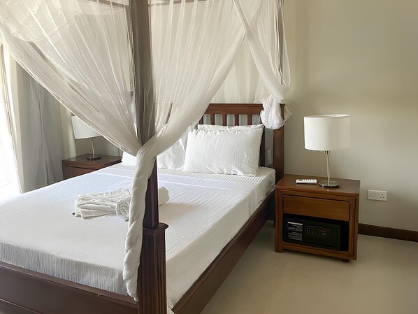 Standard Double Room, Patio | 1 bedroom, minibar, in-room safe, desk