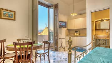 2 quartos, ferros/tábuas de passar roupa, Wi-Fi, roupa de cama