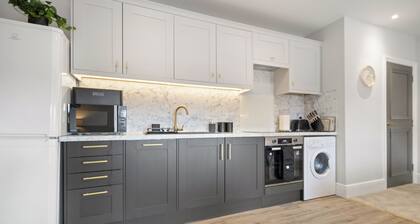 WhiskAwayStays Victoria House Apartment 6