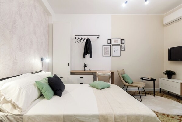 1 bedroom, iron/ironing board, WiFi, bed sheets - Comfortable and functional studio apartment above the Turro subway (Milano)