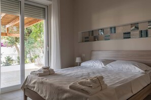 4 chambres, coffres-forts dans les chambres, bureau