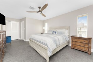3 bedrooms, desk, iron/ironing board, free WiFi - Snowbird Waterfront Oasis • Heated Pool • Private Dock & Boat Lift (punta gorda)