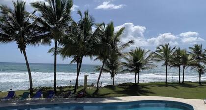 Q-3a Beachfront 2-Storey Penthouse