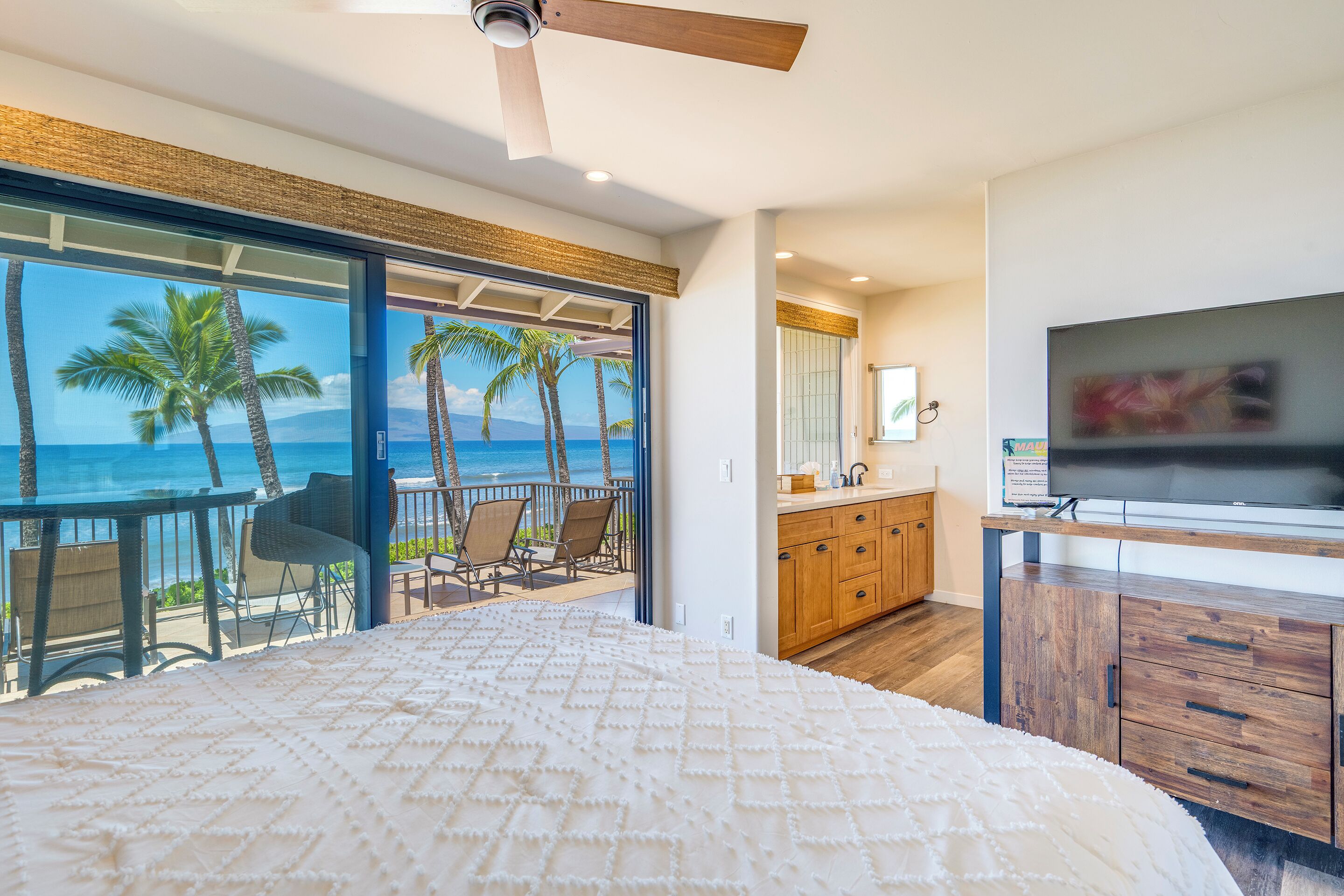 3 bedrooms, iron/ironing board, travel crib, internet