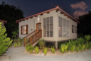 Exterior - Cozy Casita with Garden Views & Shared Pools in Ambergris Caye (San Pedro Town)