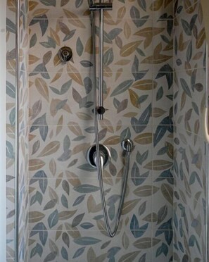 Bruser, hårtørrer, bidet