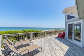Terrace/patio - Oceanfront home in Corolla NC just steps from the beach! (Corolla)