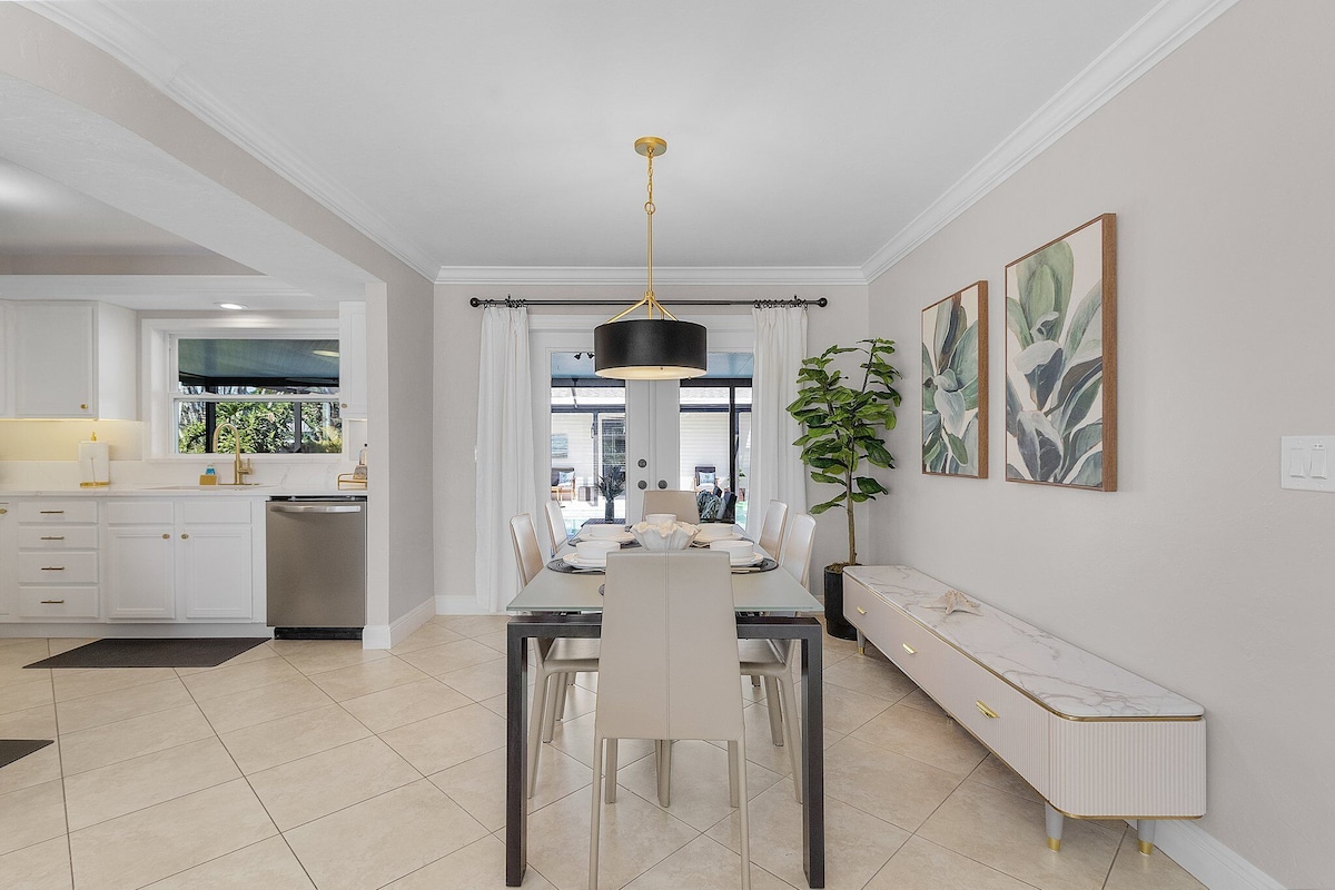 Photo 13 of 5 BDRM/3 Bath/Naples Luxury/Htd Pool/Nr Beach/Pets