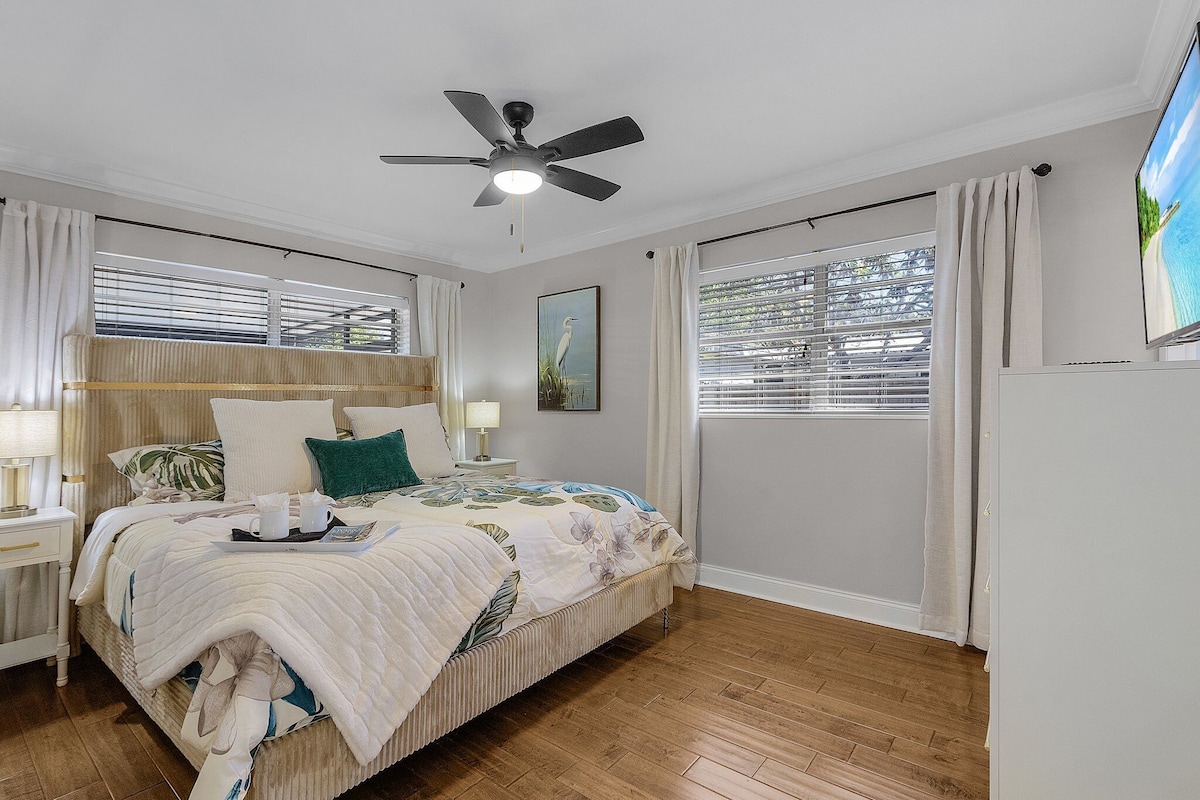 Photo 17 of 5 BDRM/3 Bath/Naples Luxury/Htd Pool/Nr Beach/Pets
