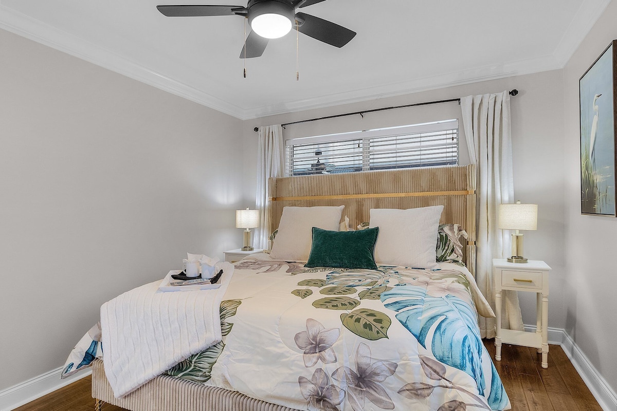 Photo 18 of 5 BDRM/3 Bath/Naples Luxury/Htd Pool/Nr Beach/Pets