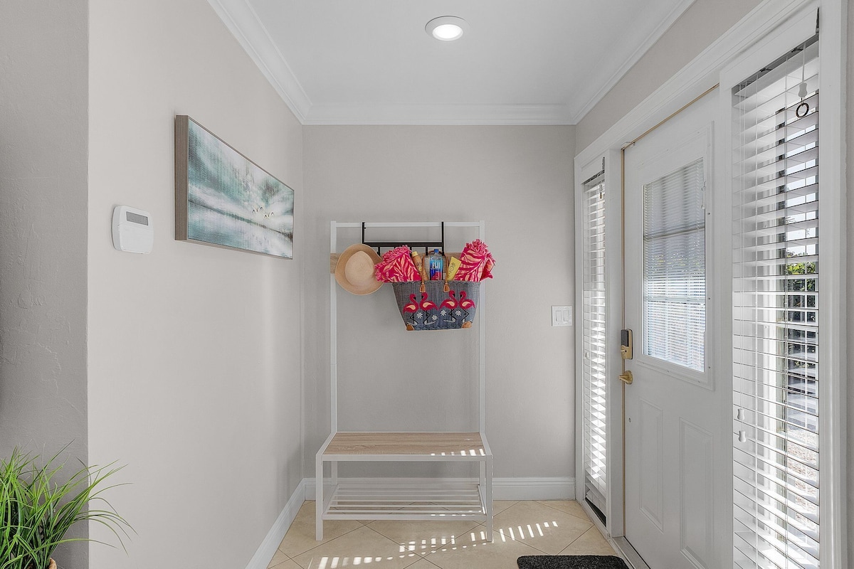 Photo 7 of 5 BDRM/3 Bath/Naples Luxury/Htd Pool/Nr Beach/Pets