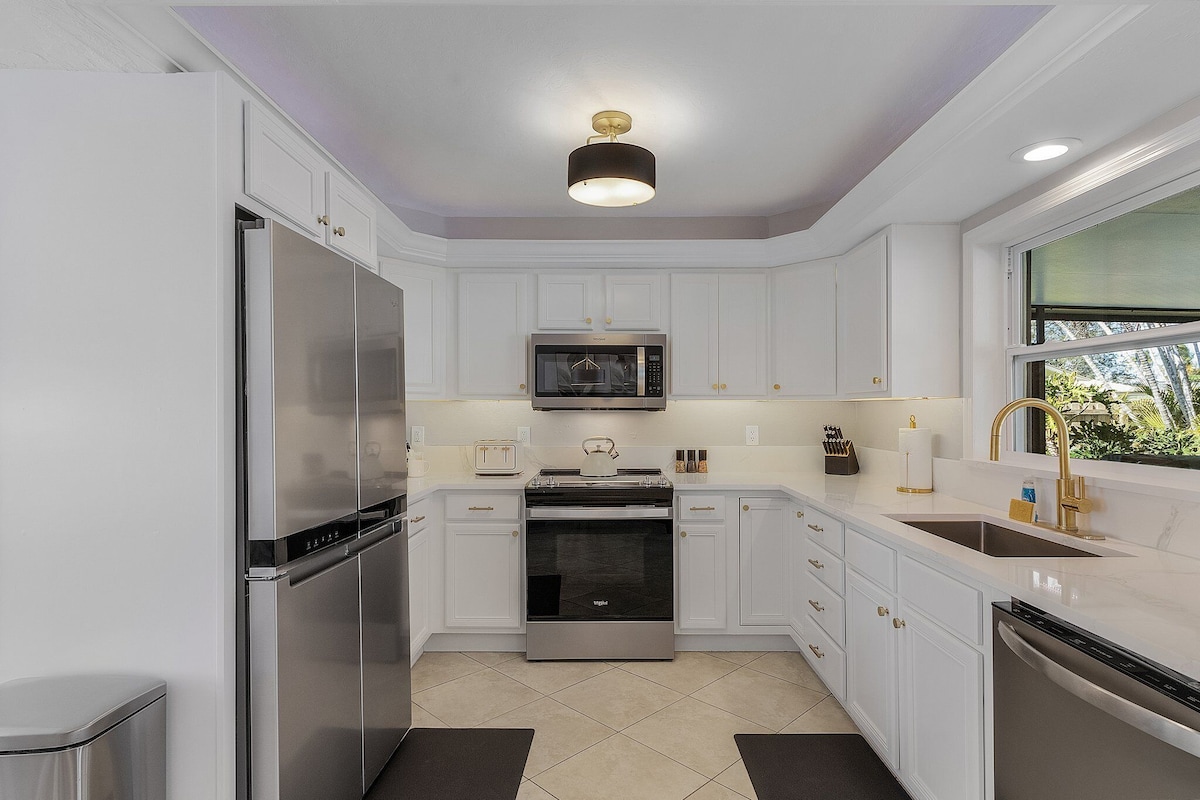 Photo 10 of 5 BDRM/3 Bath/Naples Luxury/Htd Pool/Nr Beach/Pets