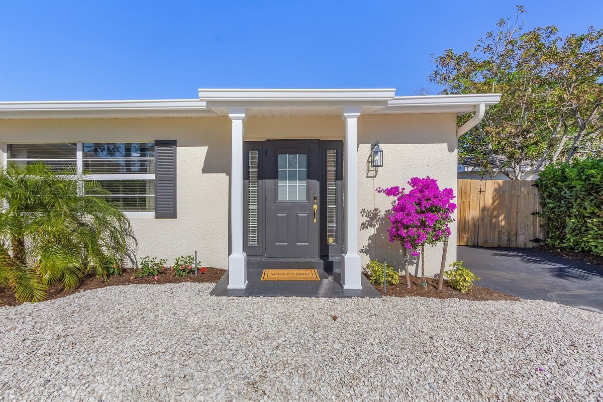 Photo 40 of 5 BDRM/3 Bath/Naples Luxury/Htd Pool/Nr Beach/Pets