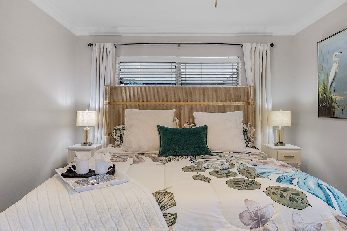 Photo 16 of 5 BDRM/3 Bath/Naples Luxury/Htd Pool/Nr Beach/Pets