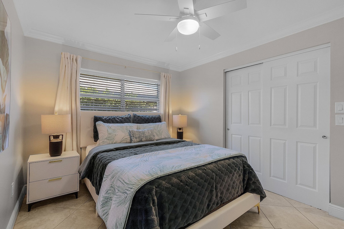 Photo 21 of 5 BDRM/3 Bath/Naples Luxury/Htd Pool/Nr Beach/Pets