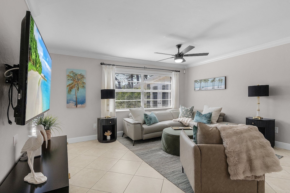 Photo 5 of 5 BDRM/3 Bath/Naples Luxury/Htd Pool/Nr Beach/Pets