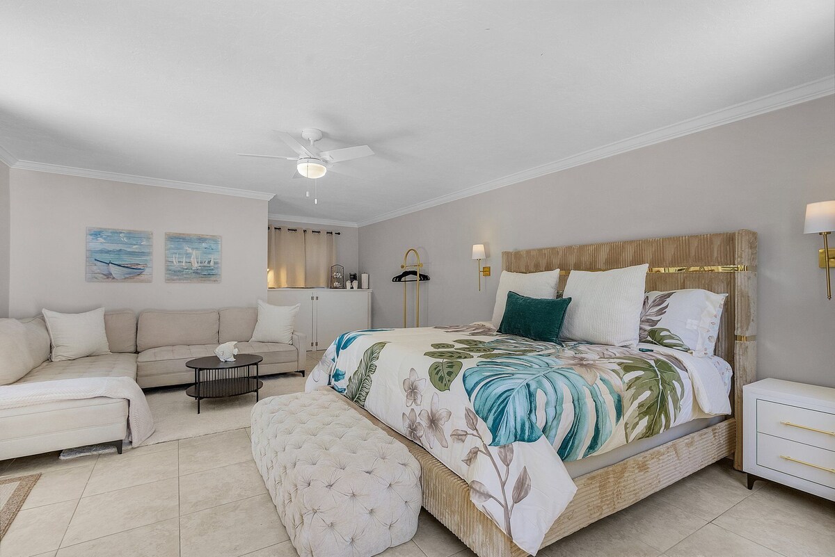 Photo 31 of 5 BDRM/3 Bath/Naples Luxury/Htd Pool/Nr Beach/Pets