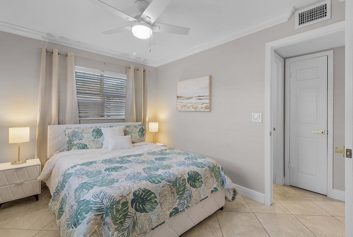 Photo 23 of 5 BDRM/3 Bath/Naples Luxury/Htd Pool/Nr Beach/Pets