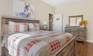 2 quartos, ferros/tábuas de passar roupa, Wi-Fi, roupa de cama