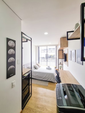 1 bedroom, desk, iron/ironing board, WiFi - Modern studio apartment in Bogota Ideal for couples, businessmen or tourists! (Bogotá)