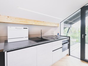 Luxury-Apartment, Balkon, Seeblick | Eigene Küche | Großer Kühlschrank, Mikrowelle, Ofen, Herdplatte