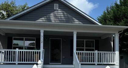 Charming 3-bedroom house with WiFi, AC in delightful Colonial Beach