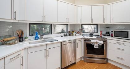 Huge historic Eastside home - walk to Brown, RISD