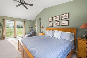 5 soverom, skrivebord, wi-fi (inkludert) og sengetøy