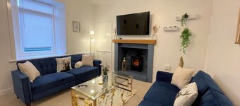 Beautifully Presented, Cosy Town Centre Cottage - Pass the Keys