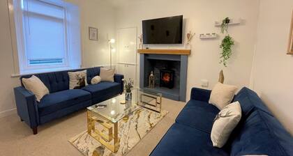 Beautifully Presented, Cosy Town Centre Cottage - Pass the Keys