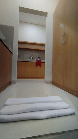 Dobbeltrom – deluxe | Bad | Dusj, håndklær, såpe og sjampo