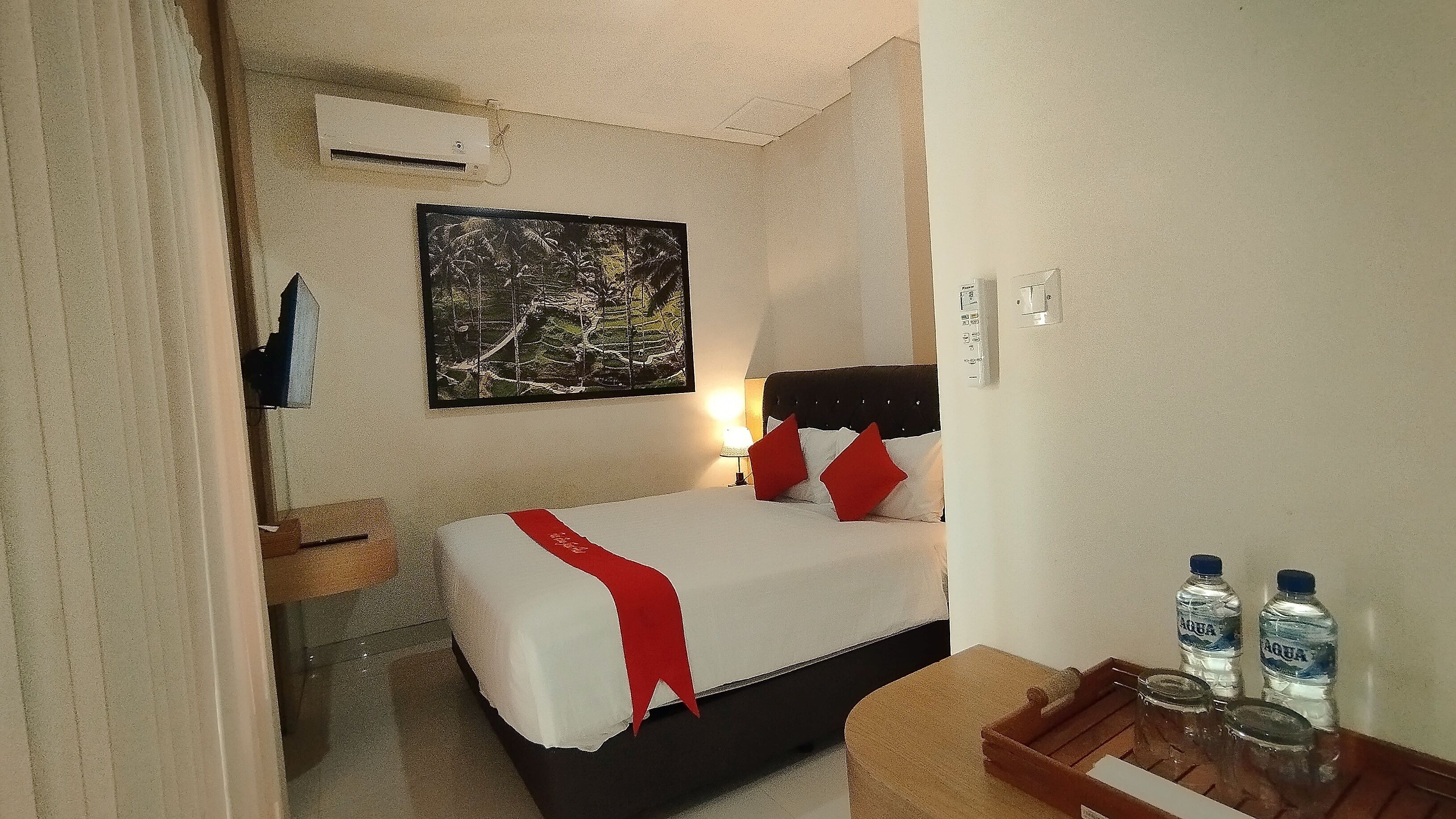 Superior tweepersoonskamer | Een laptopwerkplek, verduisterende gordijnen, geluiddichte muren