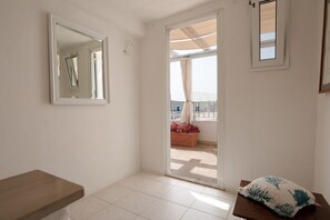 Interior - Casa Flanc: Historic Home with Private Terrace (Ostuni)