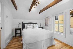 1 bedroom, iron/ironing board, travel cot, WiFi