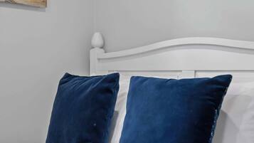 1 bedroom, iron/ironing board, travel cot, WiFi