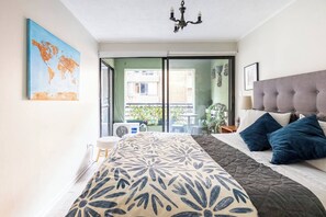 1 bedroom, iron/ironing board, WiFi, bed sheets - Metro Bellas Artes: Modern, Authentic and Cozy (Santiago)