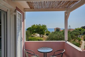 Property grounds - Villa Artemis Periyali (Zakynthos)