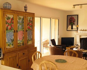Dining - A Casa Apa (Pietrosella)