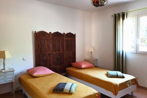 2 chambres, fer et planche à repasser, lit parapluie, Wi-Fi gratuit